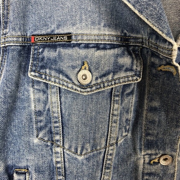 Vintage DKNY Denim Trucker Jacket Womens Small Oversized 90s Grunge Layering USA - Picture 4 of 12